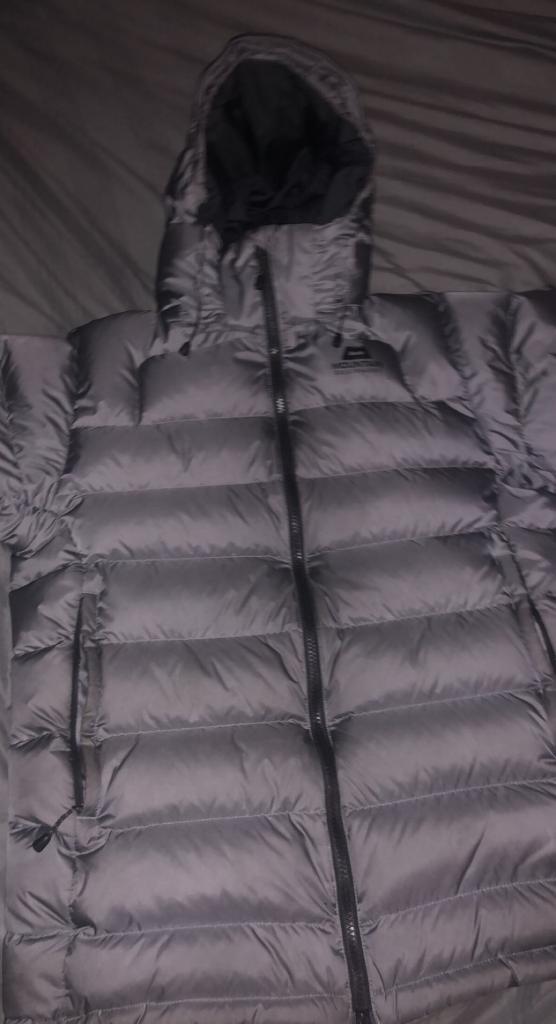 Mountain equipment coat | in Walton 